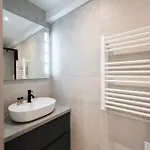 Deux Pieces Renove Au Coeur De La Vieille Ac Apartman