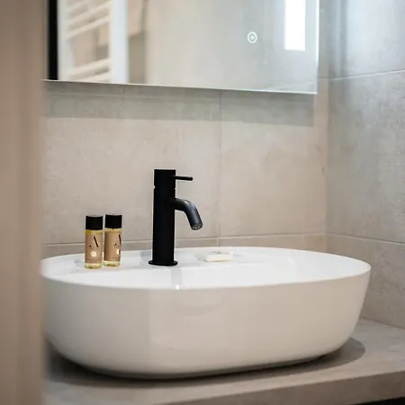 Deux Pieces Renove Au Coeur De La Vieille Ac Apartment Menton