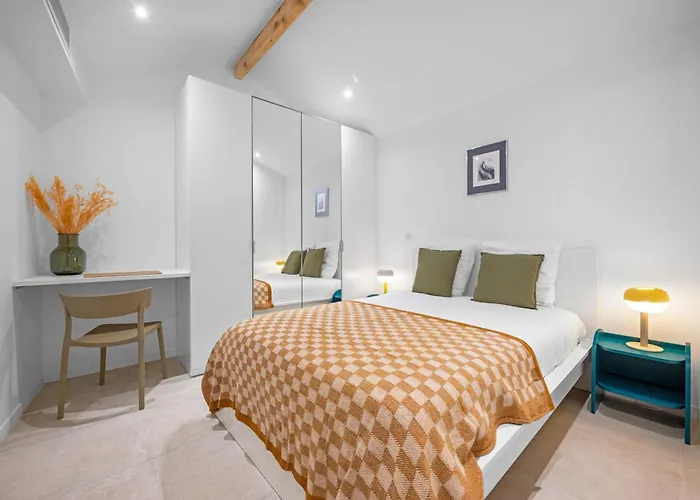 Deux Pieces Renove Au Coeur De La Vieille Ac Apartment *