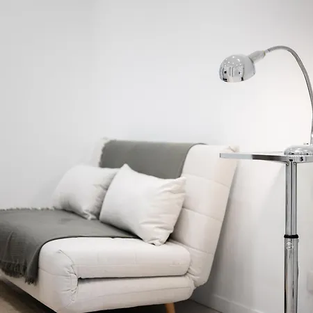 Deux Pièces Rénové Au Coeur De La Vieille Ac