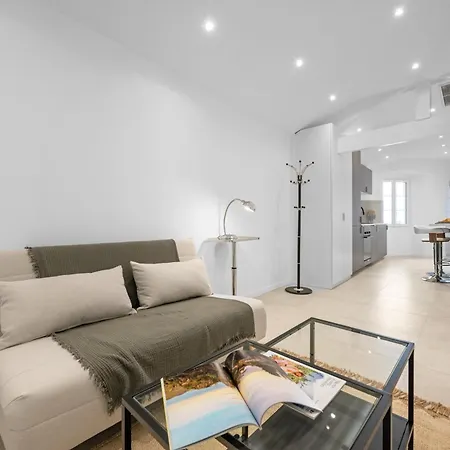 Апартаменти Deux Pieces Renove Au Coeur De La Vieille Ac Мантон