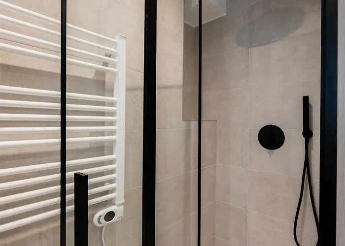 Apartment Deux Pieces Renove Au Coeur De La Vieille Ac Menton